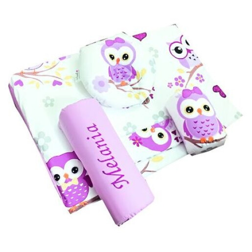 Set Personalizat antiregurgitare si pozitionare cu plan inclinat pentru bebelusi Deseda Bufnite violet 