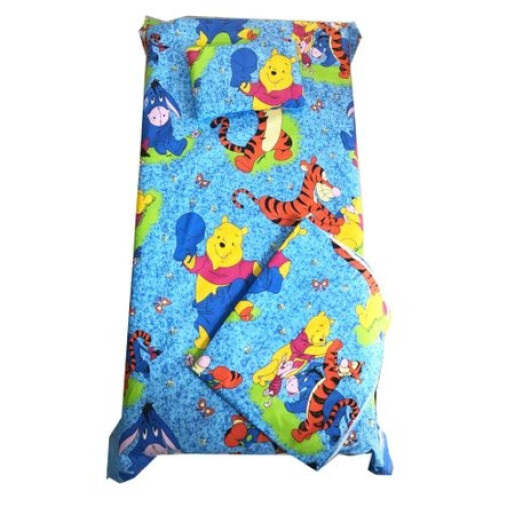 Set Paturica bebe cu Cearsaf si Pernuta pt pat 120x60 cm Distractie cu aiurila albastru