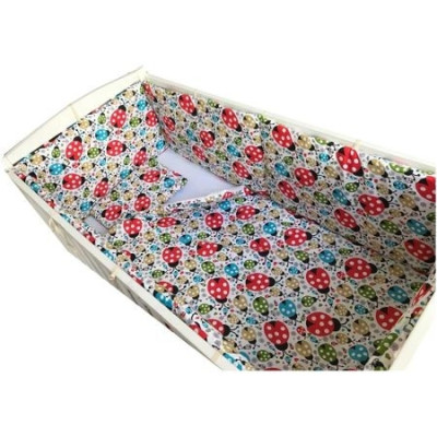 Lenjerie de pat bebelusi cu aparatori laterale pufoase Deseda Buburuze - 120*60 cm