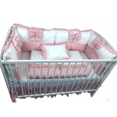 Lenjerie de patut cu 6 aparatori pufoase Alb-roz pal 120x60 cm, fundite, plapumioara, perna si cearsaf cu volan
