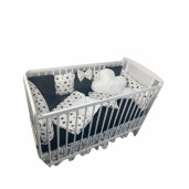 Lenjerie Personalizata pat 120x60 cm cu aparatori din 7 pernute pufoase, perna paturica si cearsaf cu volan Deseda Negru - Steluțe negre pe alb