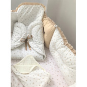 Lenjerie cu 6 aparatori pufoase si paturica pat 140x70 cm Deseda Alb -Stelute bej pe alb- bej